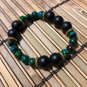 Glass stretch bracelet.